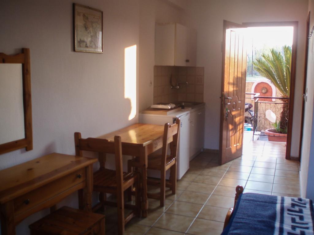 Marilena Apartments & Studios Ypsos Oda fotoğraf